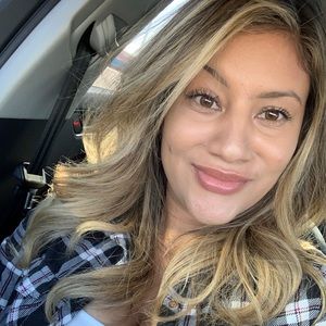 Meet your Posher, Olivia